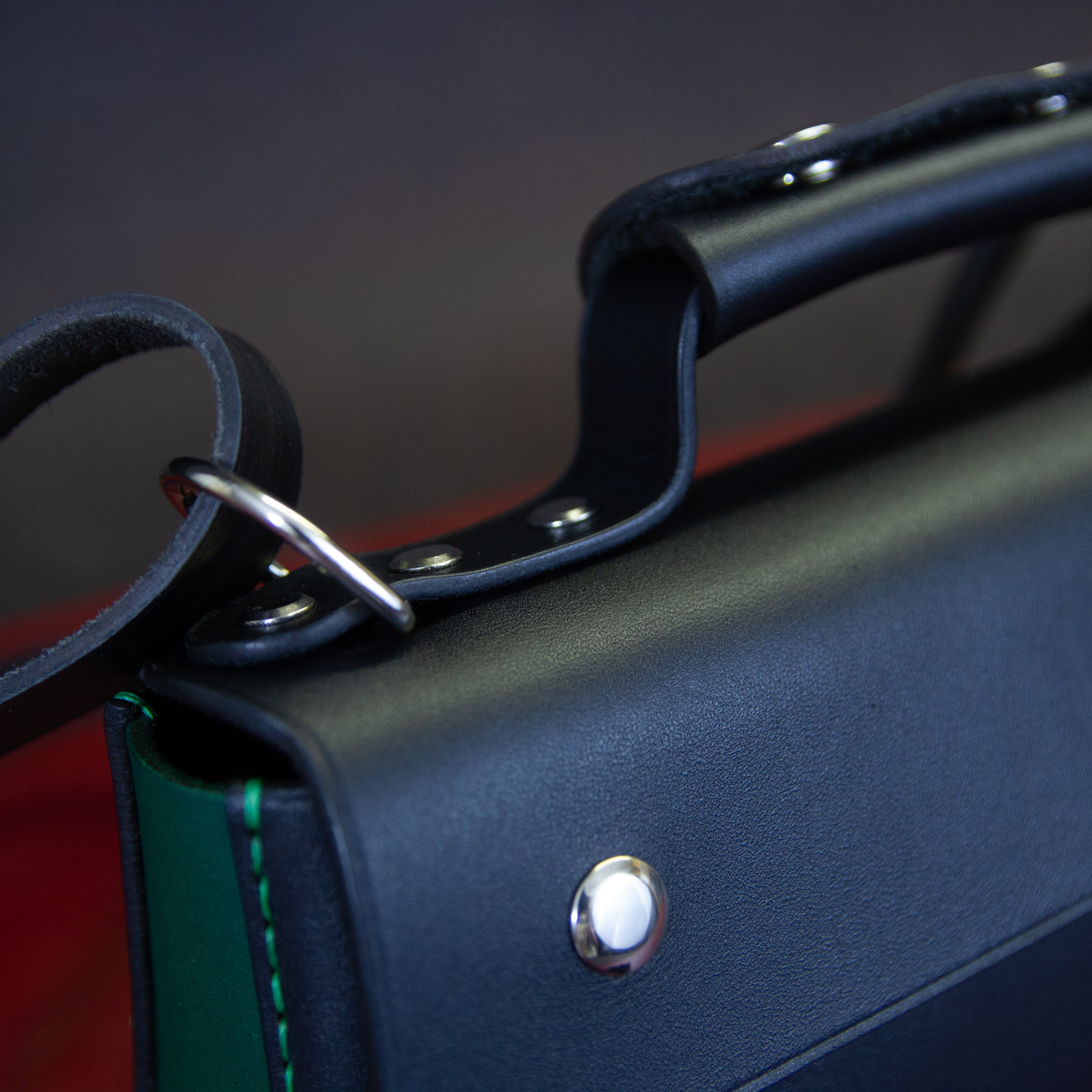 Le Distingué - Petit sac à main et bandoulière en cuir Noir