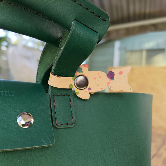 Le Chat - range-câble et décoration de sac en cuir